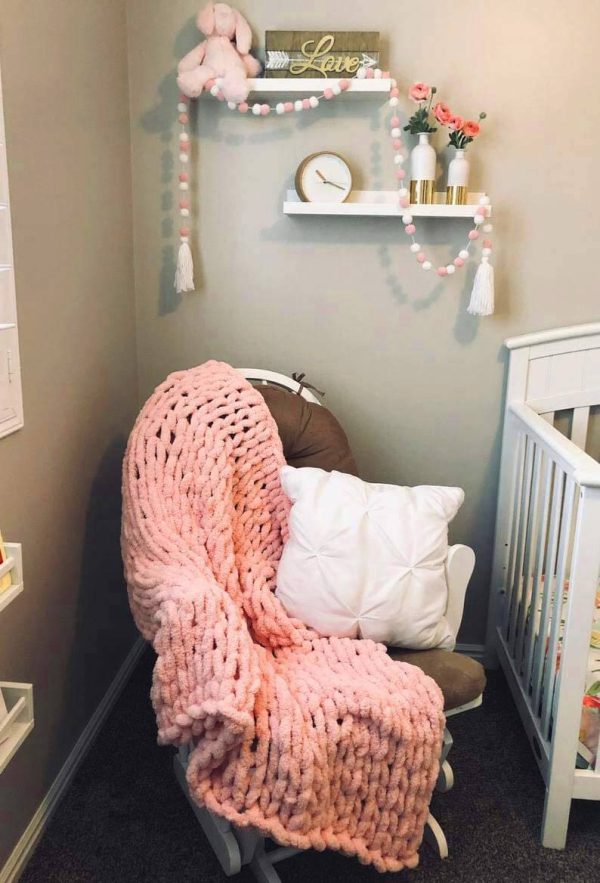 Chunky Knit Blanket - Beautiful Home Decor Throw - Soft Chenille Yarn