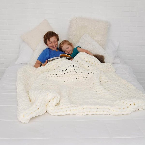 Chunky Knit Blanket - Beautiful Home Decor Throw - Soft Chenille Yarn