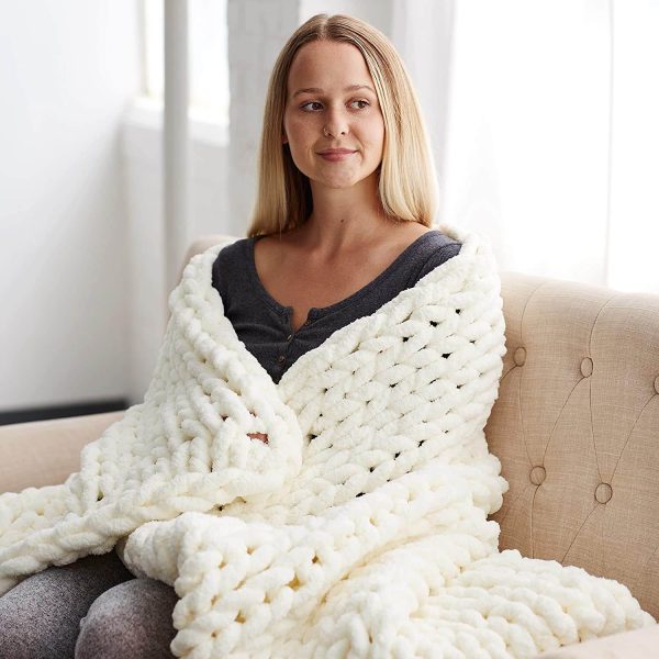 Chunky Knit Blanket - Beautiful Home Decor Throw - Soft Chenille Yarn