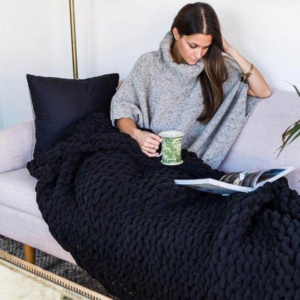 Chunky Knit Blanket - Beautiful Home Decor Throw - Soft Chenille Yarn